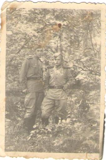 Фото 1 Абрамов Николай Петрович (справа). Фотография сделана в 1944 году: река Березина,  1 Белорусский фронт 